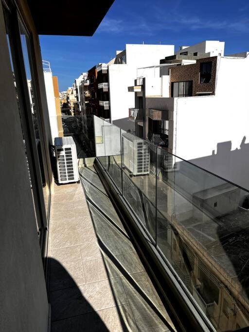 Mediterranea 2 Bedroom Smart Apartment San Pawl il-Baħar Kültér fotó