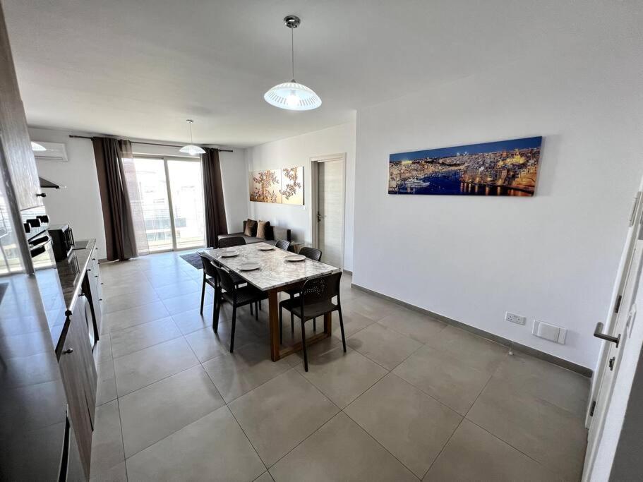 Mediterranea 2 Bedroom Smart Apartment San Pawl il-Baħar Kültér fotó